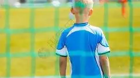 中超惊现“魔幻时刻”！29分钟内3球疑云重重，武汉队先越位再“空欢喜”，悬念迭起！